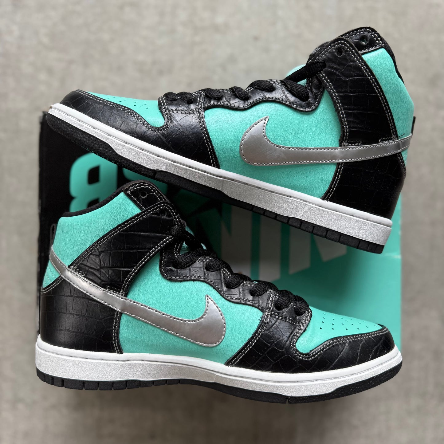 Size 9 - 2014 Diamond Supply Co. x Nike Dunk SB High “Tiffany”