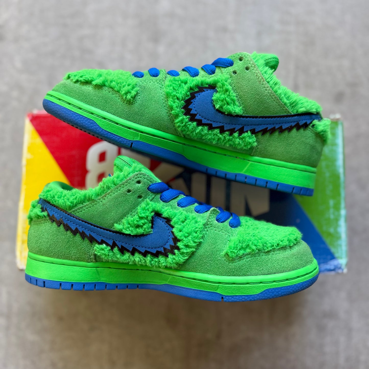 Size 7 - 2020 Grateful Dead x Nike Dunk SB Low “Green Bear”