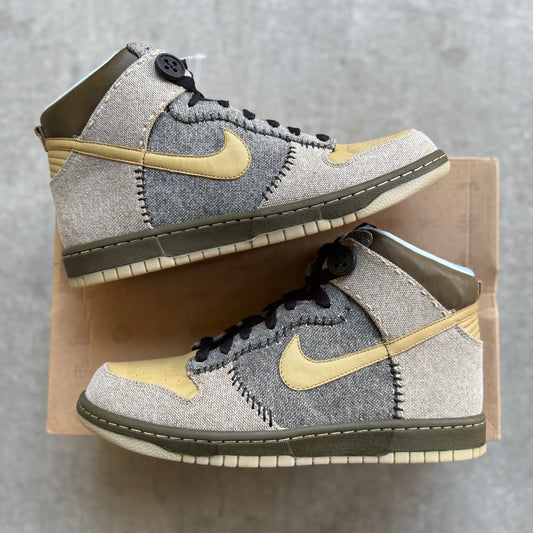 Size 11 - 2009 Nike Dunk High “Coraline”