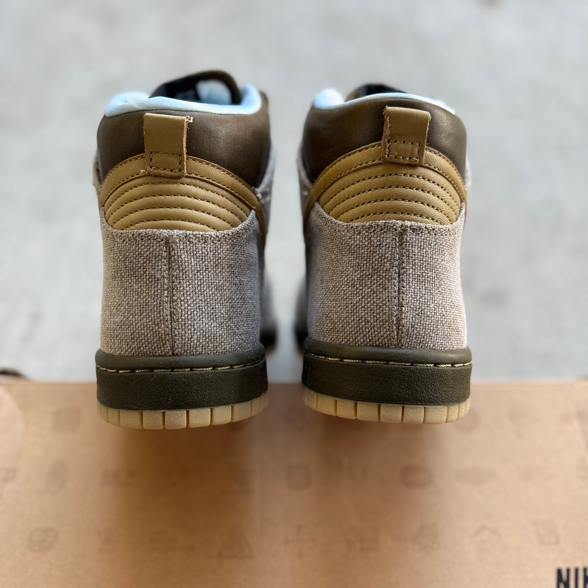 Size 11 - 2009 Nike Dunk High “Coraline”