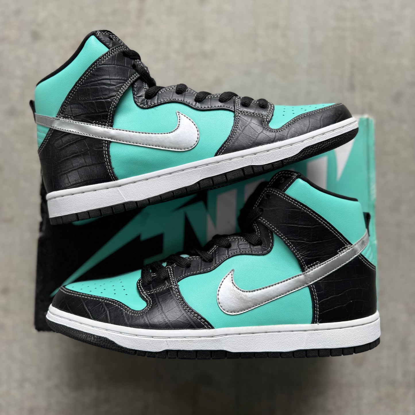 Size 11 - 2014 Diamond Supply Co. x Nike Dunk SB High “Tiffany”