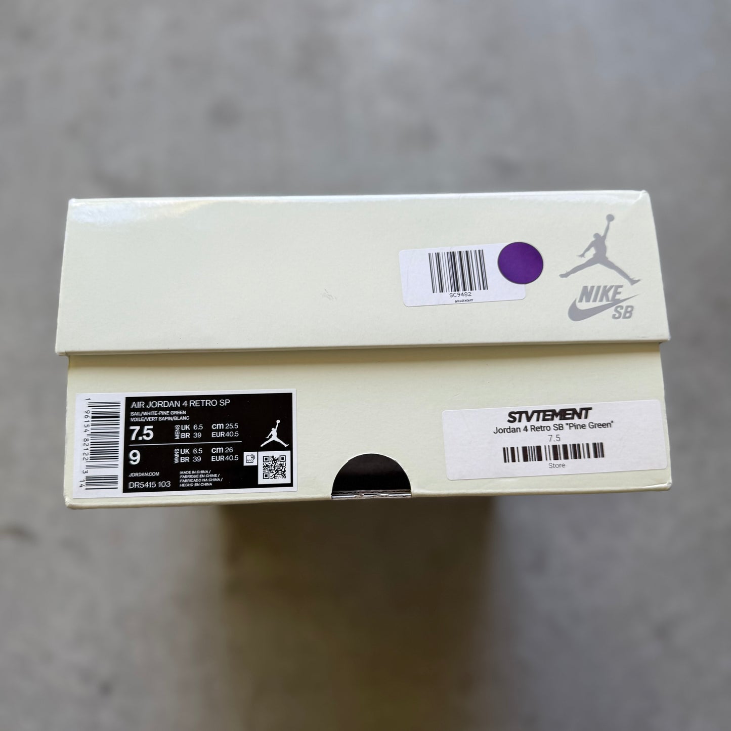 Size 7.5 - 2023 Nike Air Jordan 4 SB “Pine Green”