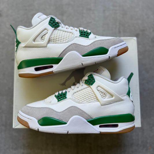 Size 7.5 - 2023 Nike Air Jordan 4 SB “Pine Green”