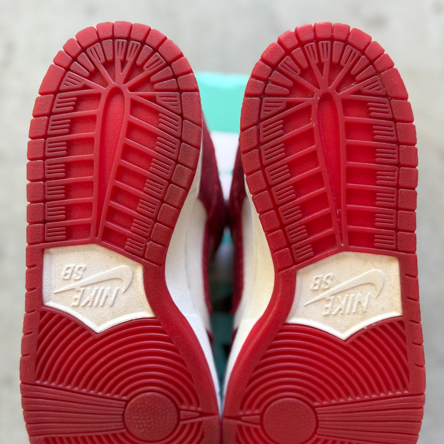 Size 10 - 2014 Nike Dunk SB Low “Valentine’s Day”