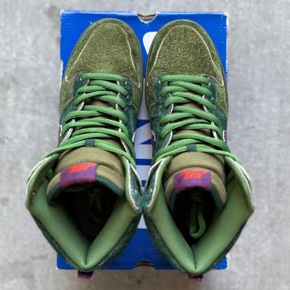Size 11 - 2010 Nike Dunk SB High “Skunk”