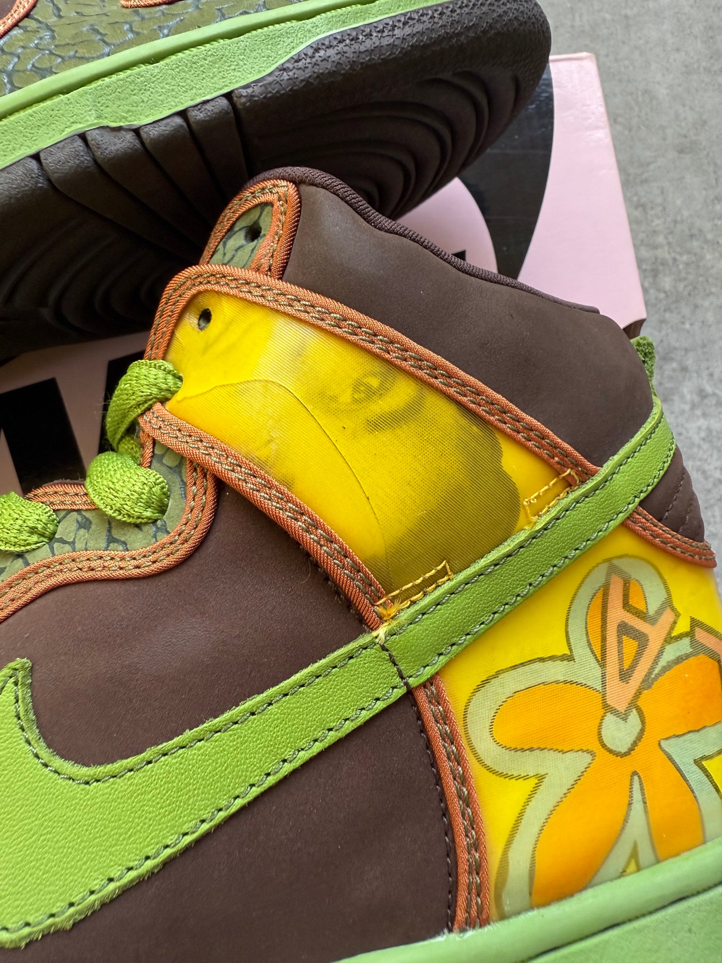 Size 9.5 - 2005 Nike Dunk SB High "De La Soul"