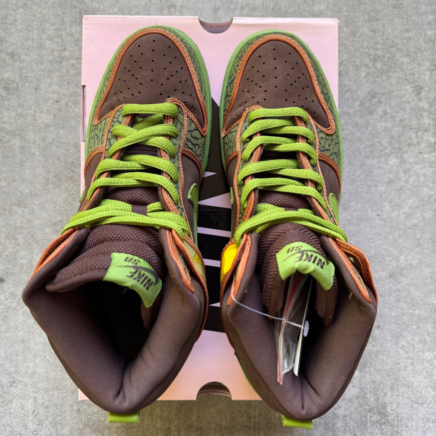 Size 9.5 - 2005 Nike Dunk SB High "De La Soul"