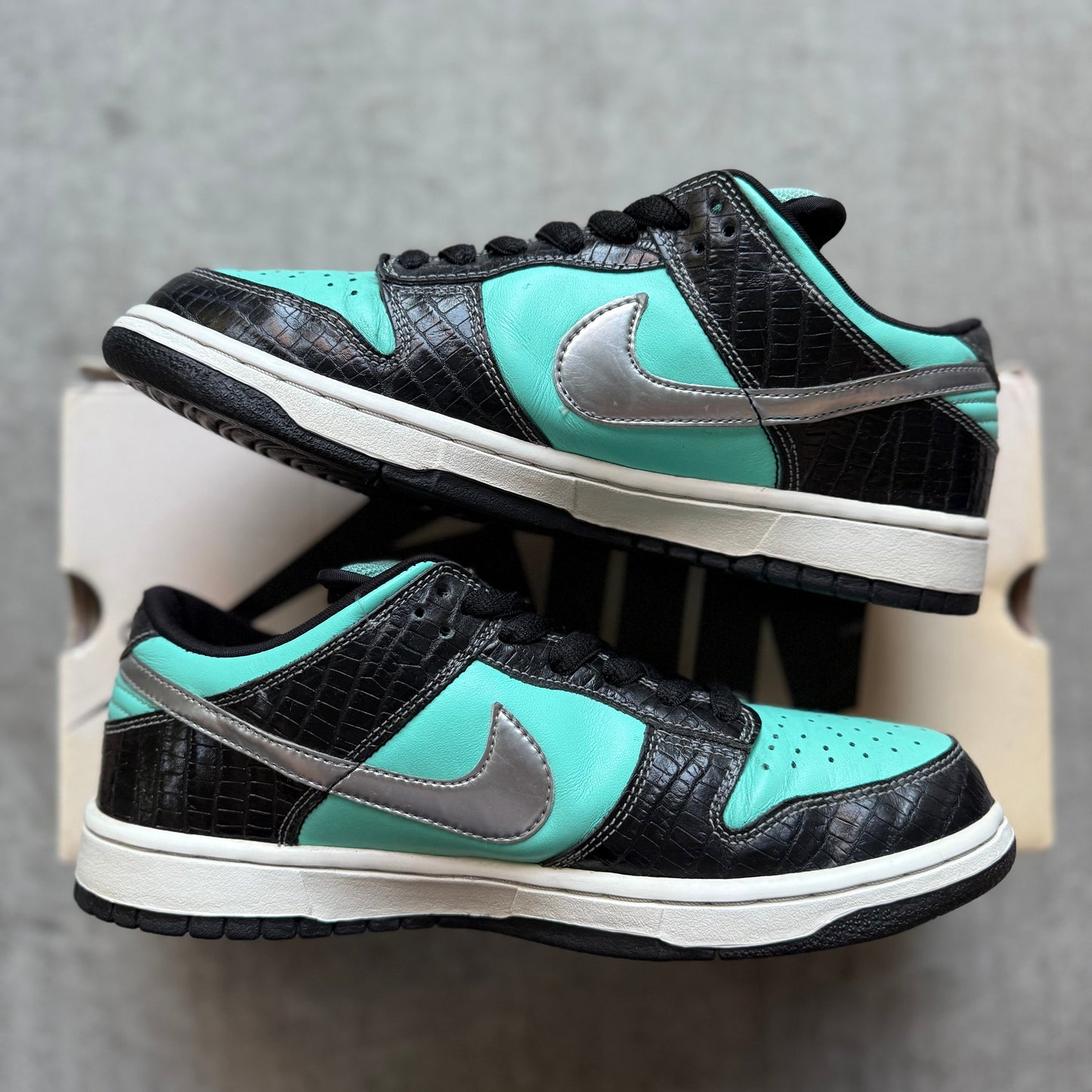 Size 9 - 2005 Diamond Supply Co. x Nike Dunk SB Low "Tiffany"