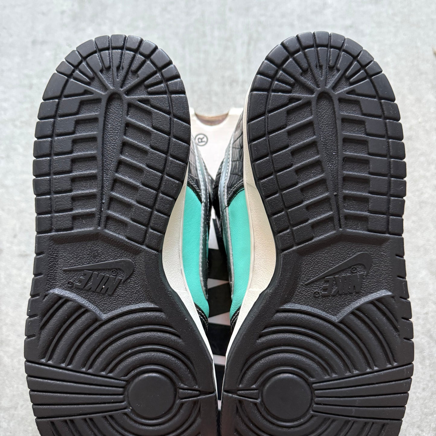 Size 9 - 2005 Diamond Supply Co. x Nike Dunk SB Low "Tiffany"