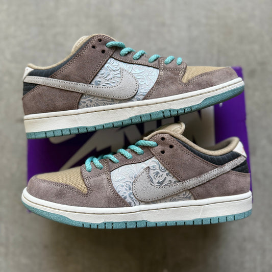 Size 9 -2024 Nike Dunk SB Low "Big Money Savings"