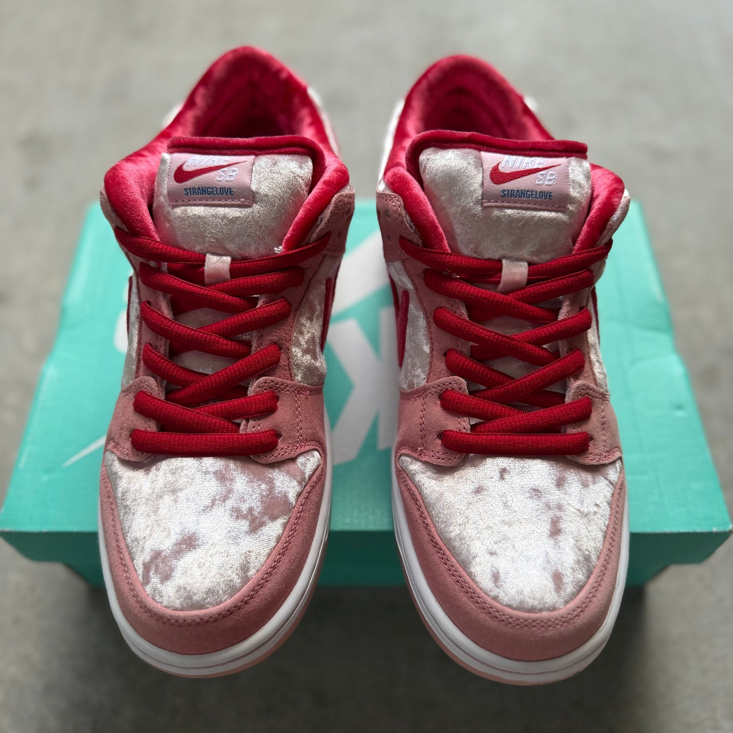 Size 9 - 2020 Strangelove Skateboards x Nike Dunk SB Low "Valentine's Day"