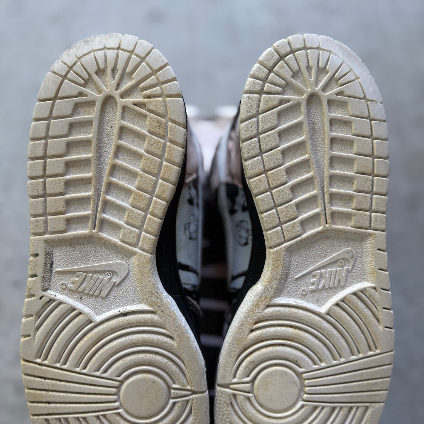 Size 9 - 2004 Futura x Nike Dunk SB High "Unkle"
