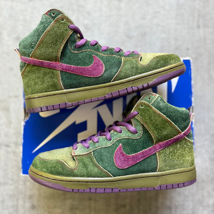Size 9 - 2010 Nike Dunk SB High "Skunk"
