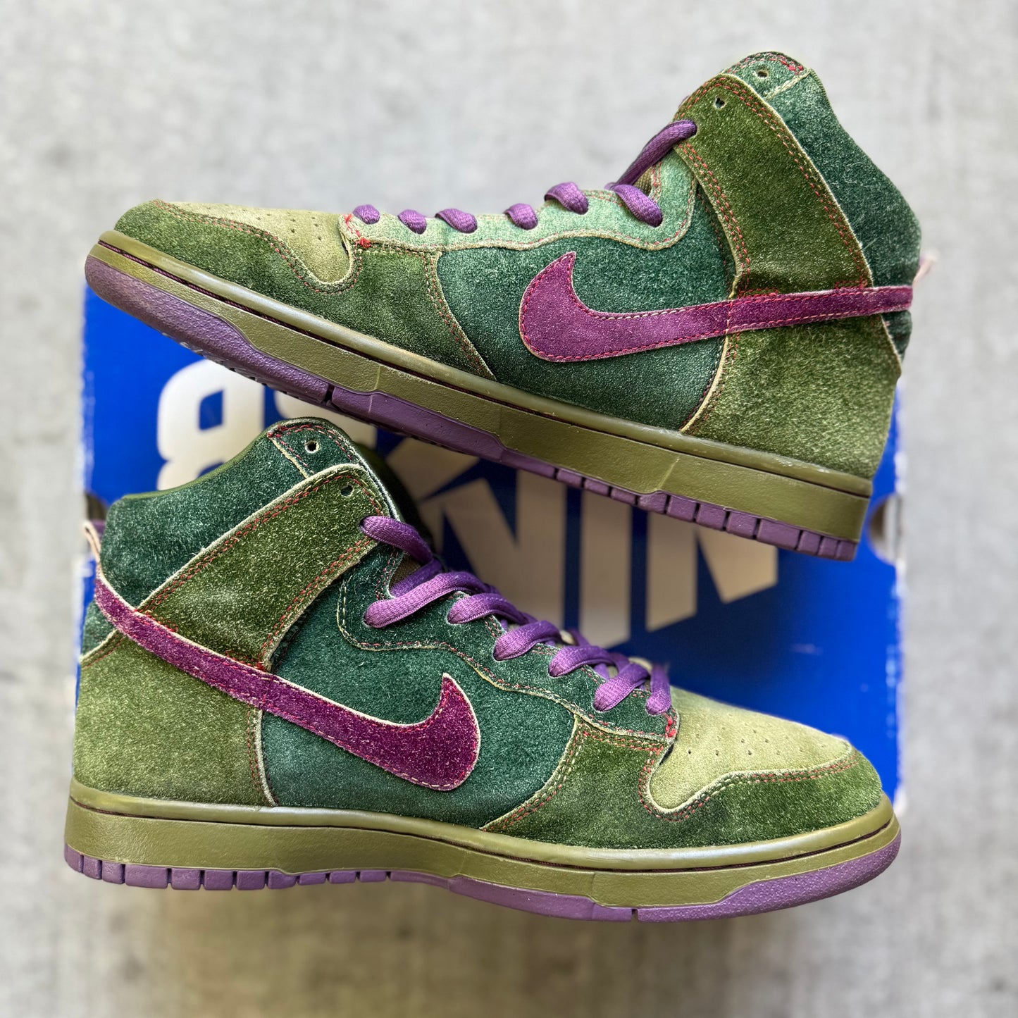 Size 9 - 2010 Nike Dunk SB High "Skunk"
