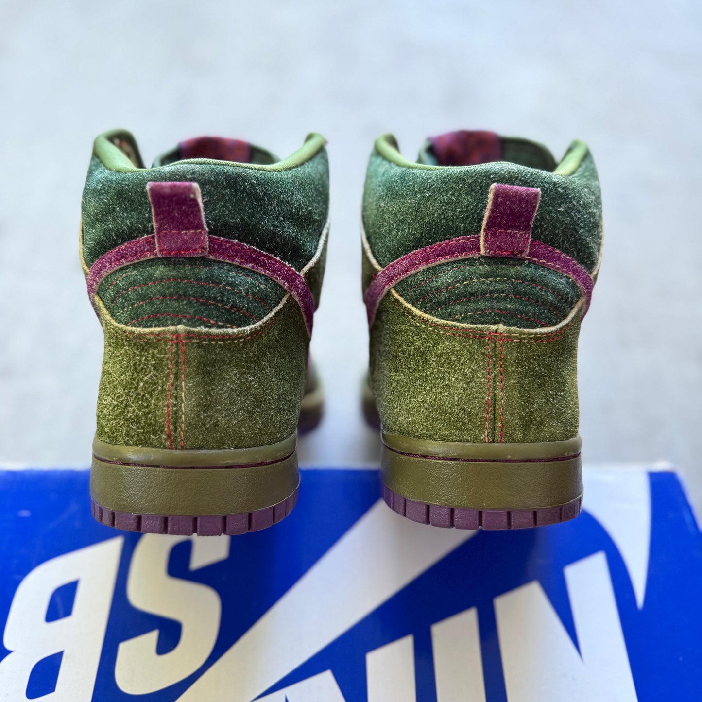 Size 9 - 2010 Nike Dunk SB High "Skunk"